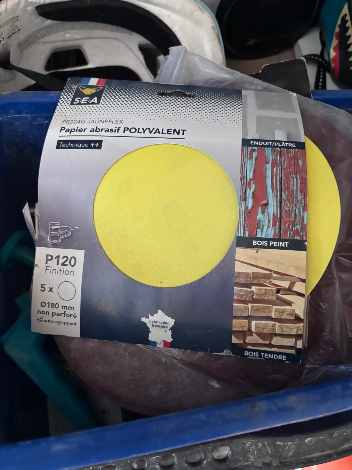 Papier abrasif pour poncer — photo 1